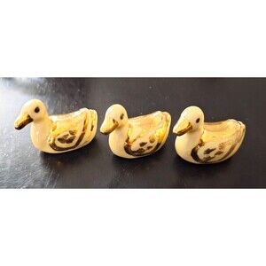 Rare VTG 3 Yellow Ducks Sitting In A Row  Gold Highlights Mini Farmhouse Cottage